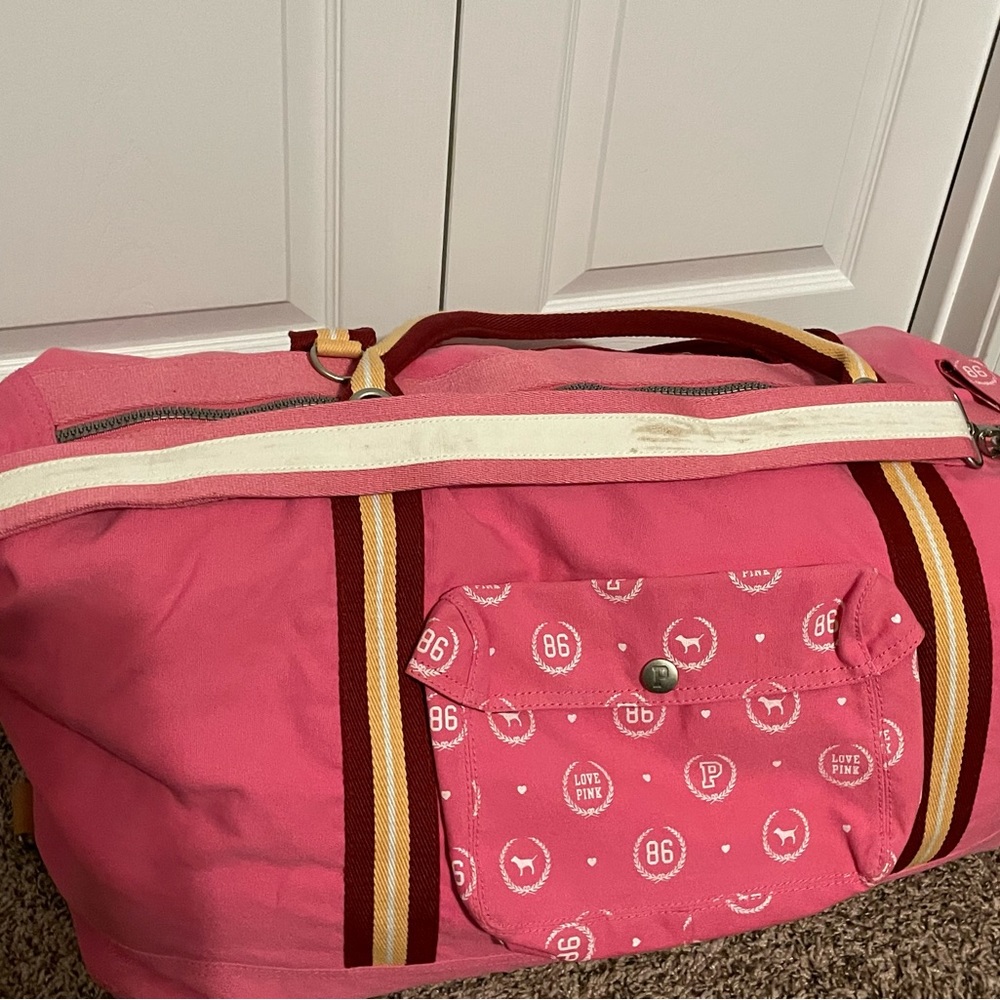 Pink huge duffle bag - Picture 3 of 11